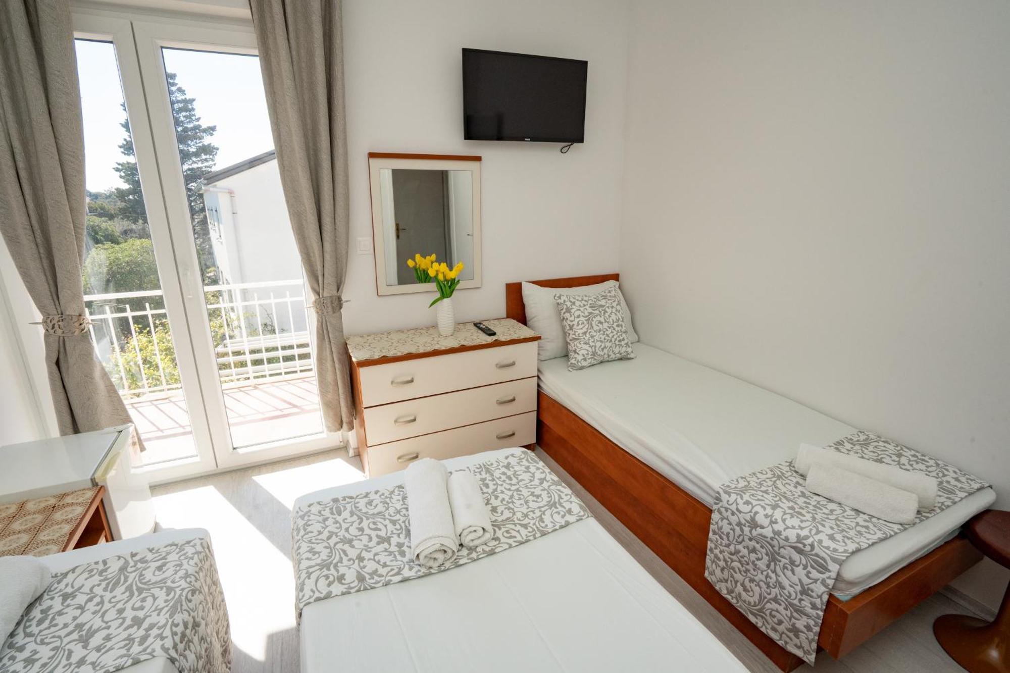 Pool Mansion Magnolia - Comfort Rooms Novalja Luaran gambar
