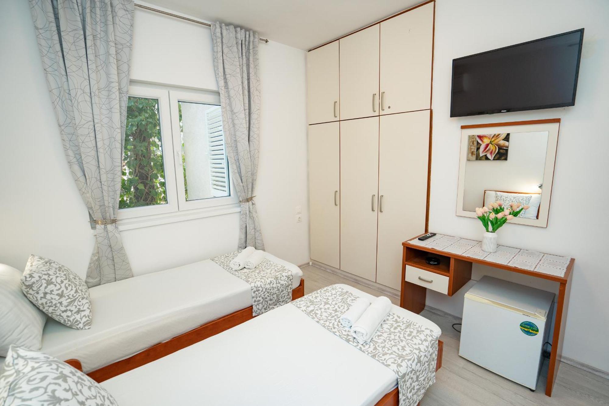 Pool Mansion Magnolia - Comfort Rooms Novalja Luaran gambar
